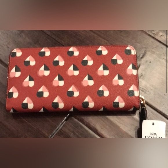 LIKE NEW! Coach RETIRED COACH ACCORDION ZIP White Check Heart Purses White Bag - Picture 9 of 12